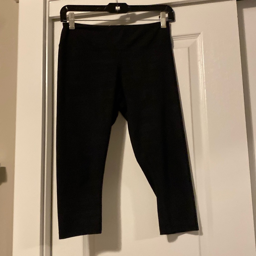 Black 3/4 leggings